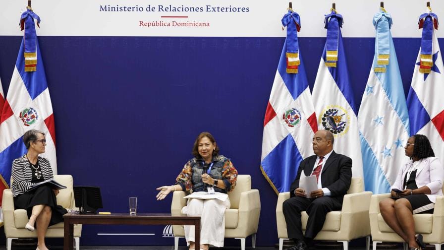 Expertos alertan sobre temporada de huracanes intensos en el Caribe para 2025 5 Meteorólogos advierten un 50 % de probabilidad de huracanes fuertes en el Caribe este año, con énfasis en preparación ante mareas de tormenta.