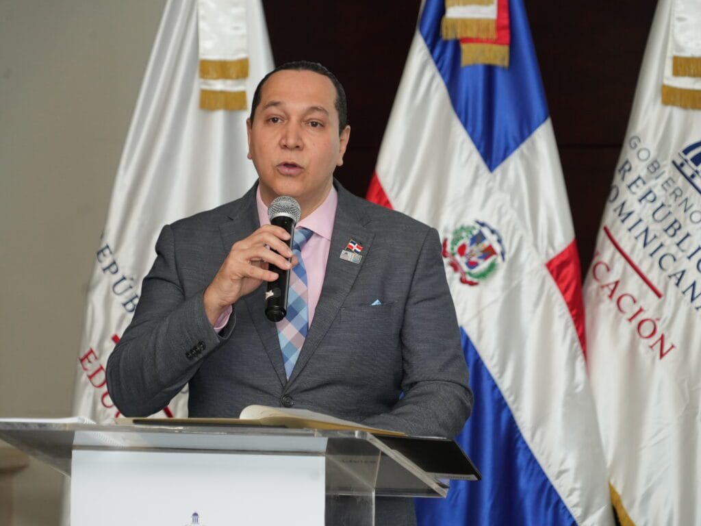Minerd e Ideice exhortan a universidades a colaborar con el fortalecimiento del repositorio nacional de investigaciones y evaluaciones educativas 7 Minerd e Ideice exhortan a universidades a colaborar con el fortalecimiento del repositorio nacional de investigaciones y evaluaciones educativas