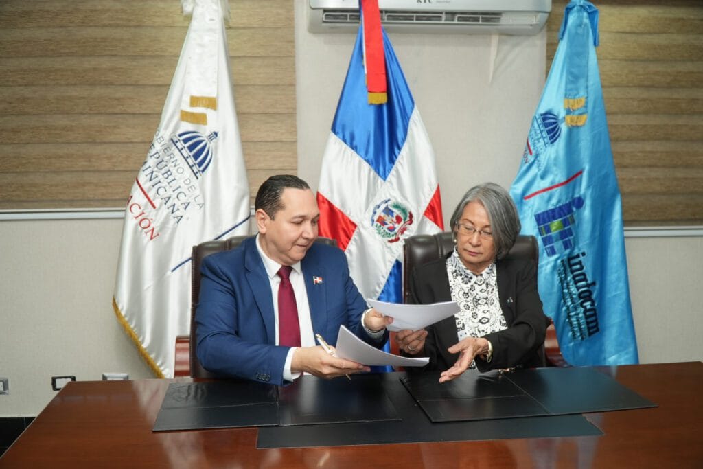 El Inafocam y el Ideice firman convenio para impulsar la calidad educativa a través de la evaluación y la investigación 8 El Inafocam y el Ideice firman convenio para impulsar la calidad educativa a través de la evaluación y la investigación