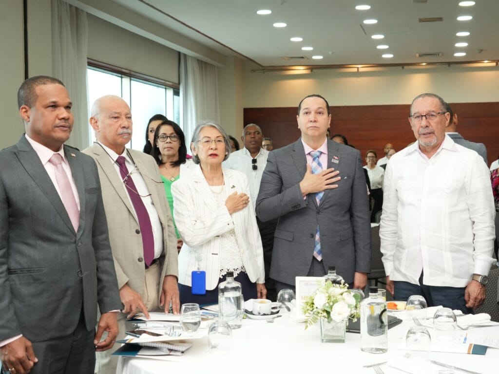 Minerd e Ideice exhortan a universidades a colaborar con el fortalecimiento del repositorio nacional de investigaciones y evaluaciones educativas 8 Minerd e Ideice exhortan a universidades a colaborar con el fortalecimiento del repositorio nacional de investigaciones y evaluaciones educativas