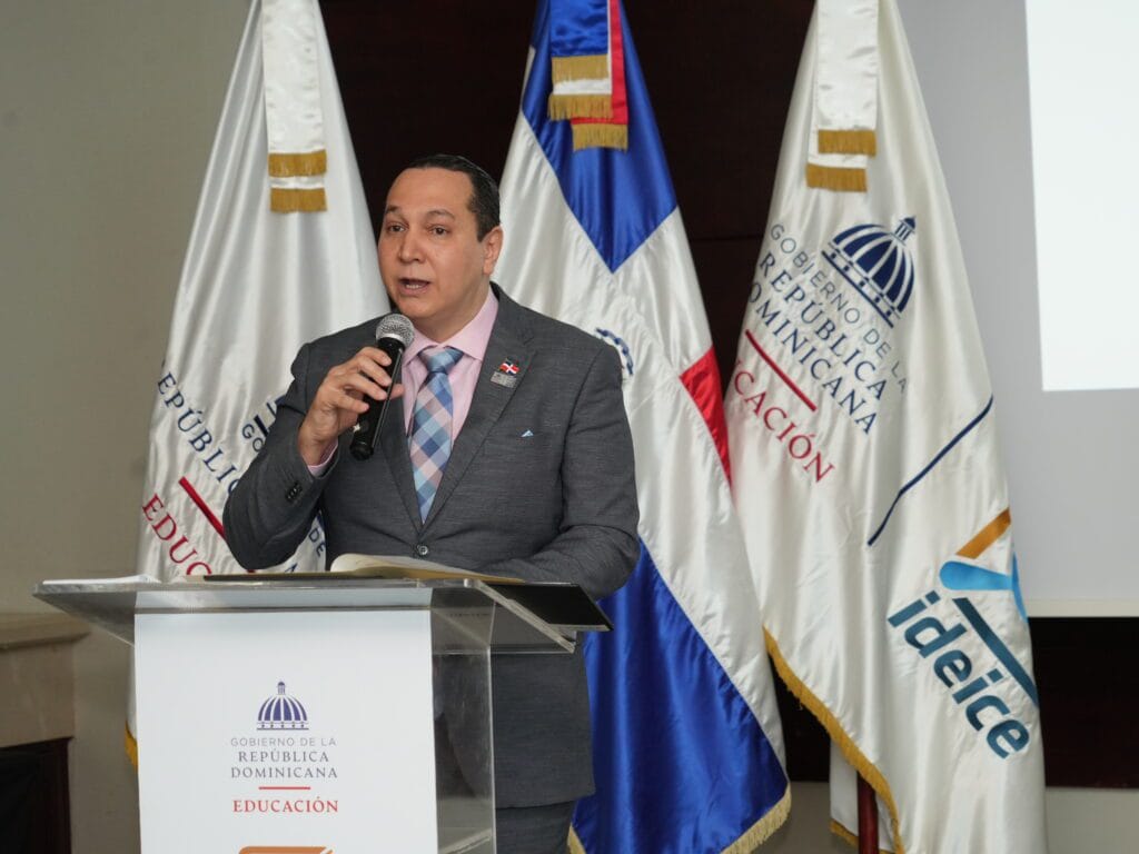 Minerd e Ideice exhortan a universidades a colaborar con el fortalecimiento del repositorio nacional de investigaciones y evaluaciones educativas 6 Minerd e Ideice exhortan a universidades a colaborar con el fortalecimiento del repositorio nacional de investigaciones y evaluaciones educativas