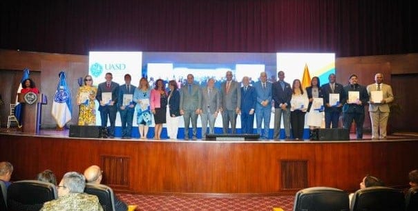 UASD promueve categoría académica a dos mil 600 profesores 5 La UASD promueve a 2600 profesores por desempeño académico (2014-2025), fortaleciendo la calidad educativa. Conoce los detalles de esta iniciativa liderada por el rector Editrudis Beltrán.