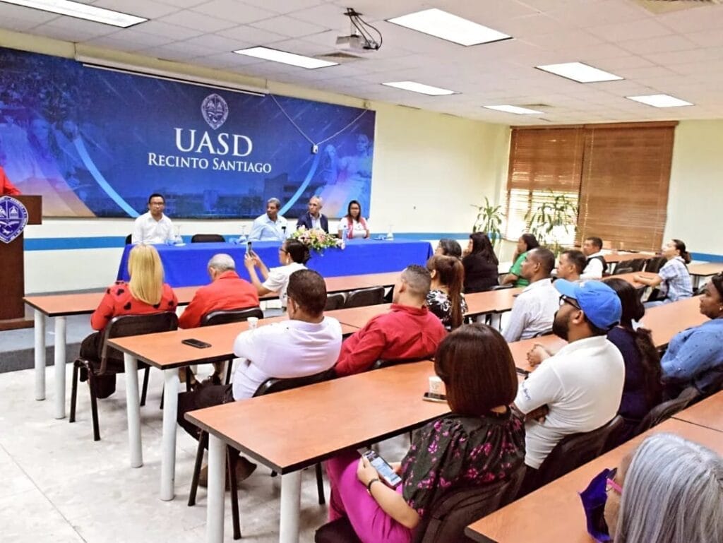 UASD Recinto Santiago y Frente Universitario de Trabajadores conmemoran 31 años de la desaparición de Narciso González con un conversatorio sobre su vida y legado 12 UASD Recinto Santiago y Frente Universitario de Trabajadores conmemoran 31 años de la desaparición de Narciso González con un conversatorio sobre su vida y legado