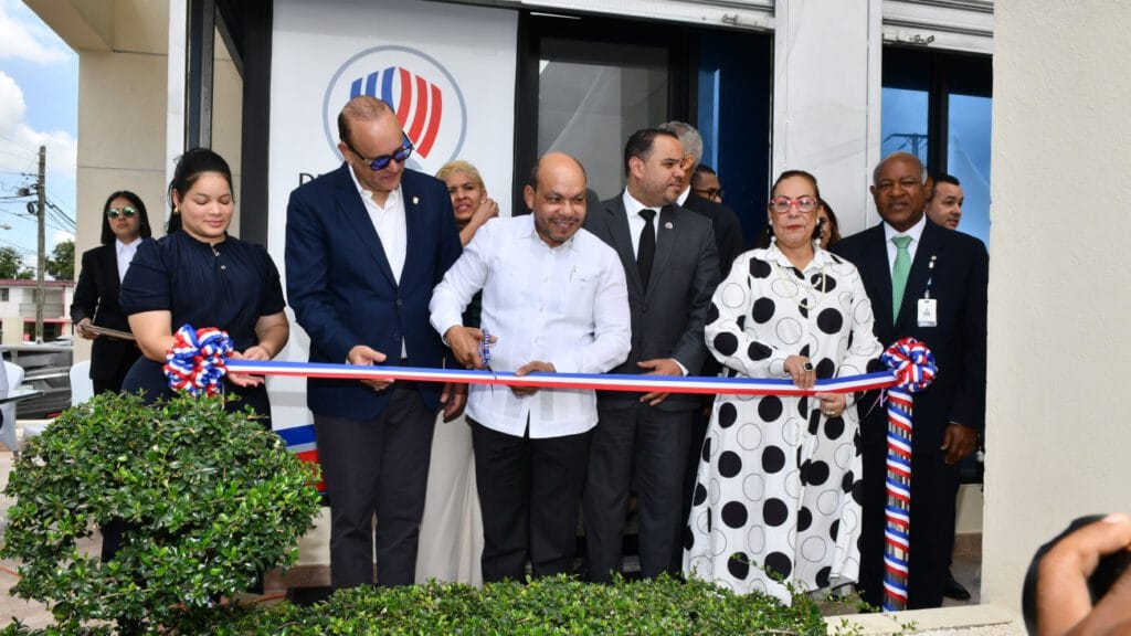DGII y Defensor del Pueblo inauguran Oficina de Defensoría del Contribuyente en Santiago 8 DGII y Defensor del Pueblo inauguran Oficina de Defensoría del Contribuyente en Santiago