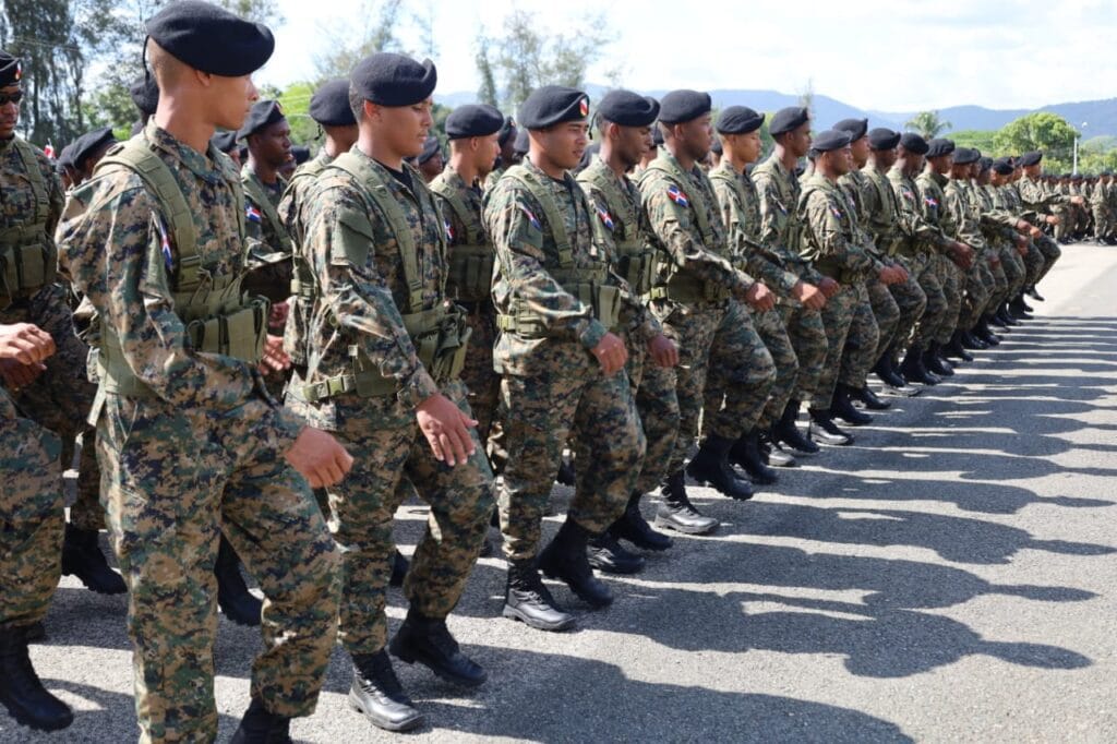 Ejército Dominicano despliega otros 800 soldados en la frontera para reforzar la seguridad nacional 6