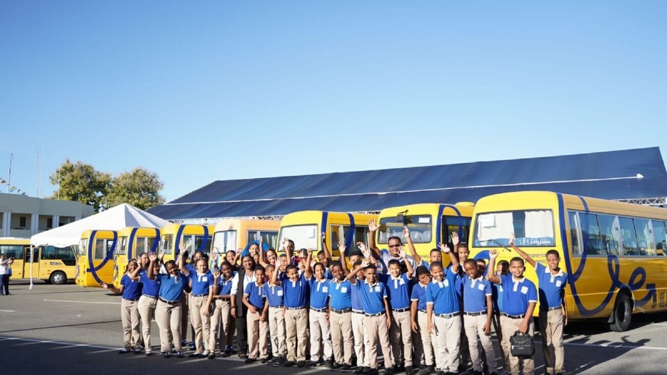 Ministerio de Educación implementará centro de monitoreo inteligente para transporte escolar 5 El Minerd lanzará un sistema de control en tiempo real para supervisar la flota de autobuses escolares en todo el país.