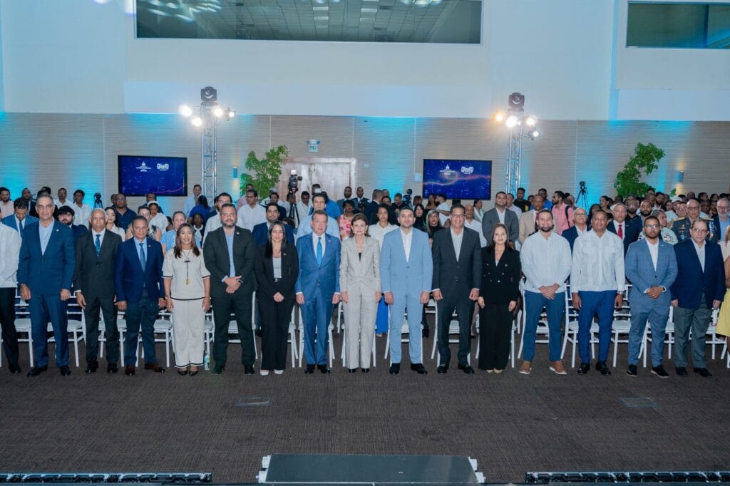 Gobierno lanza “CREA RD” para impulsar la innovación juvenil en todo el país 6