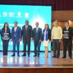UASD Certifica a más de 1,000 Docentes en Diplomado de Inteligencia Artificial para la Investigación 6 La UASD graduó a 1,078 docentes en un diplomado internacional de IA aplicada a la investigación, reforzando la innovación académica.