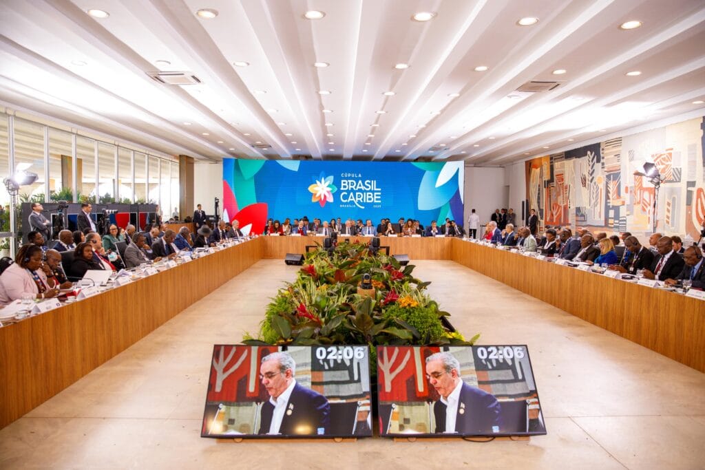 Abinader Pide Acuerdo Regional Contra el Cambio Climático y Respaldar Estabilidad en Haití 6