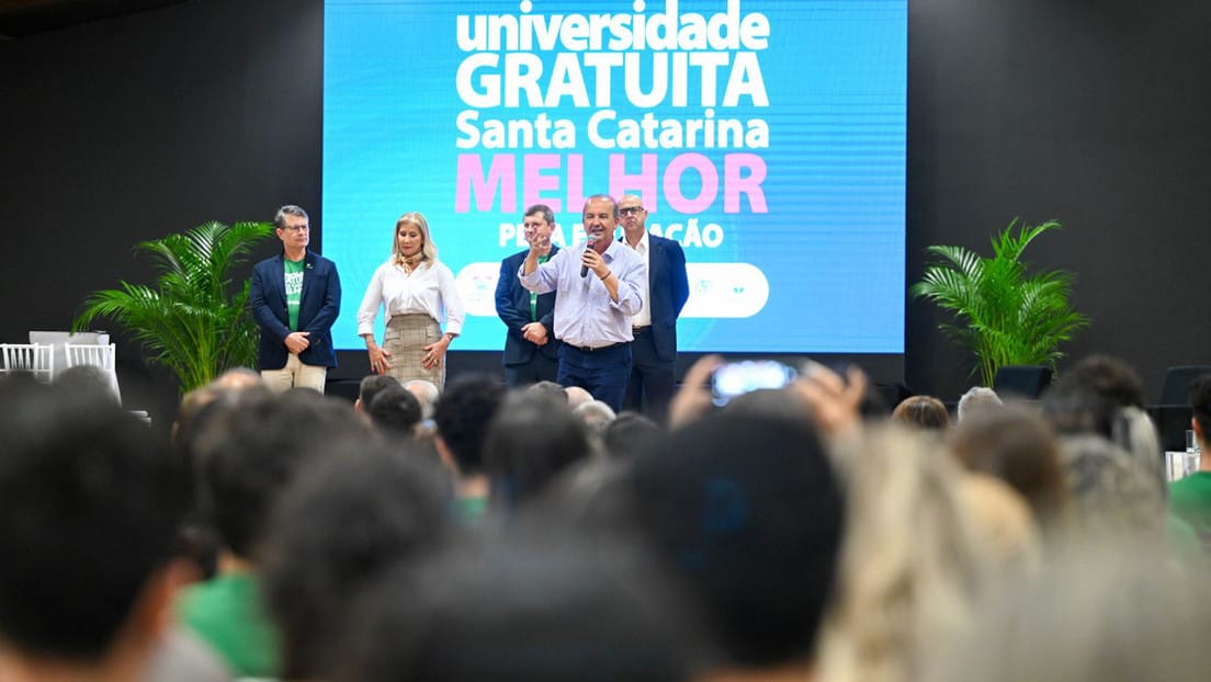 Escándalo en Brasil: Millonarios acceden a becas para estudiantes vulnerables en Santa Catarina 5 Investigan a cientos de beneficiarios de familias adineradas que recibieron becas universitarias destinadas a personas de bajos recursos en Santa Catarina.