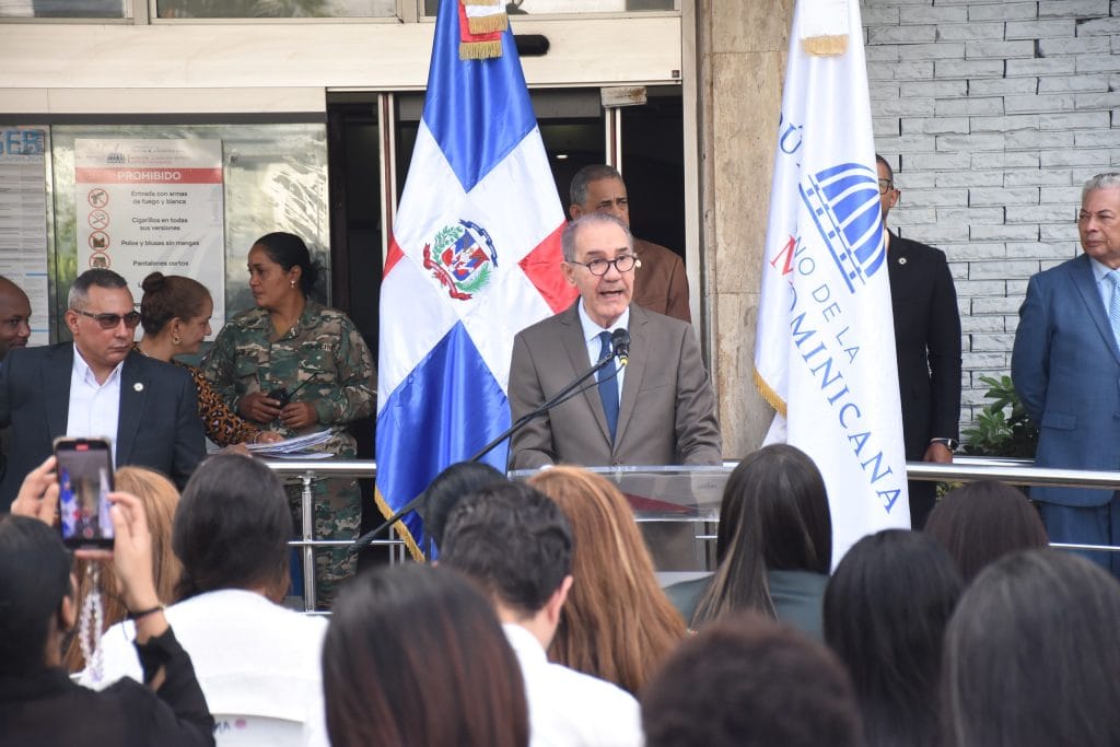 Gobierno entrega 664 nuevas becas internacionales y supera las 10 mil en cinco años de gestión 8 Gobierno entrega 664 nuevas becas internacionales y supera las 10 mil en cinco años de gestión