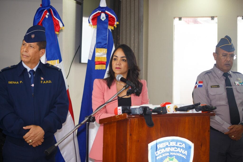 Faride Raful destaca formación y supervisión constante de agentes policiales 6