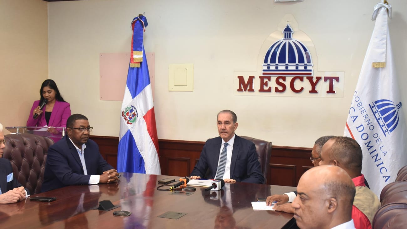 Mescyt fortalece investigación y transferencia tecnológica en el sector agroalimentario y forestal del país 5 El Mescyt impulsa el SUICTAF para fortalecer la investigación científica y la transferencia tecnológica en el sector agroalimentario y forestal de la República Dominicana, beneficiando a miles de estudiantes y productores.