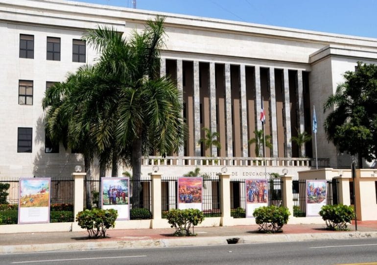 Inicia proceso de autopostulación para docentes en RD 5 El MINERD inicia el proceso de autopostulación para docentes en República Dominicana, con 6,804 educadores elegibles para 5,153 plazas. ¡Regístrate en el portal oficial!