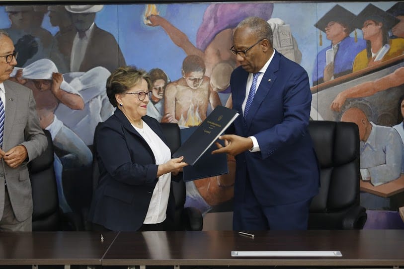 UASD e INDOMET firman convenio para fortalecer las ciencias atmosféricas en RD 7 UASD e INDOMET firman convenio para fortalecer las ciencias atmosféricas en RD