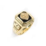 El anillo de la UASD: símbolo de lucha y orgullo dominicano 9 Descubre el profundo significado del anillo de la UASD: símbolo de esfuerzo, identidad y orgullo dominicano. Conoce cómo este emblema trasciende fronteras y abre puertas.