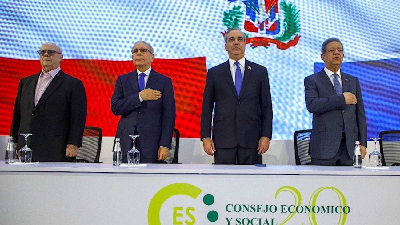 Presidente Abinader convoca a la unidad nacional ante crisis de Haití: “Este es un deber que trasciende generaciones y colores políticos” 5 El presidente Luis Abinader llama a la unidad nacional para enfrentar la crisis en Haití, promoviendo consenso político, seguridad migratoria y comercio bilateral. Conoce los detalles de su estrategia.