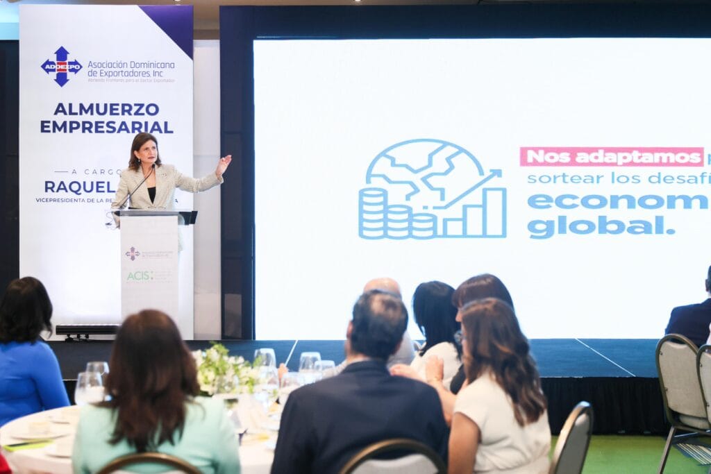 "Las mujeres del Cibao serán protagonistas del desarrollo exportador", afirma Raquel Peña 8 "Las mujeres del Cibao serán protagonistas del desarrollo exportador", afirma Raquel Peña
