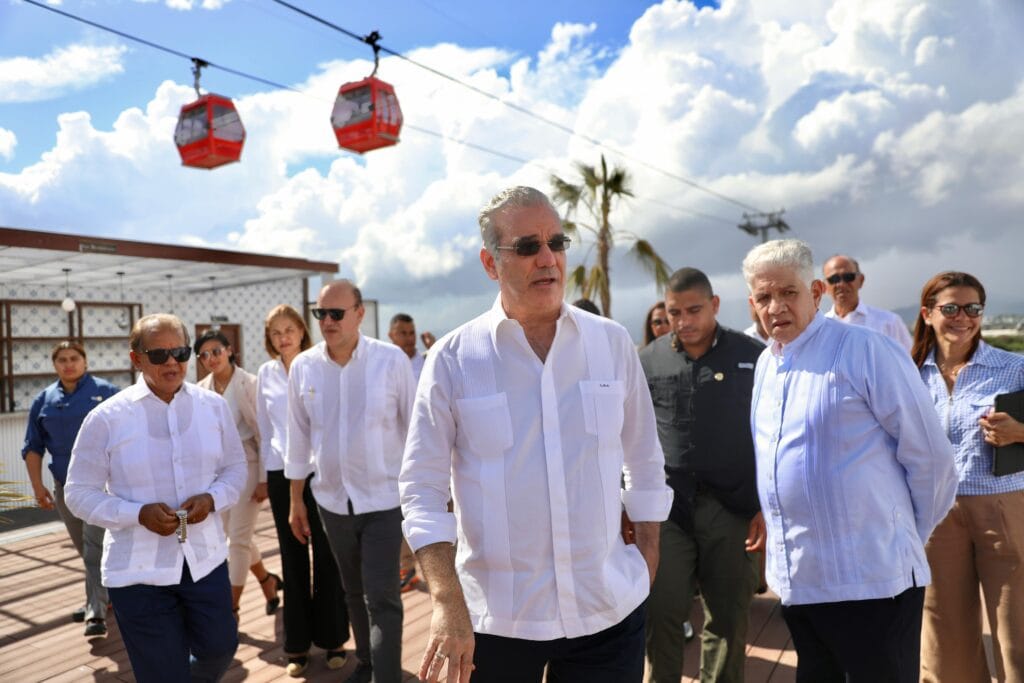 Presidente Abinader enumera las obras que ha estado construyendo su gobierno y que transformarán la provincia Santiago 6