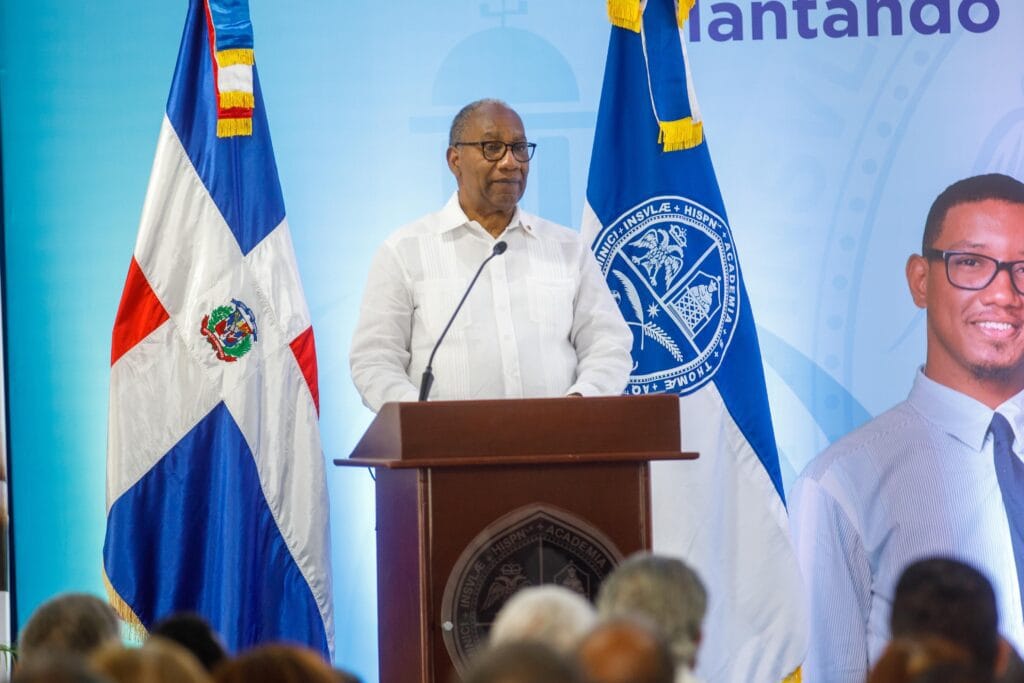 Presidente Abinader inaugura Liceo Experimental y subcentro de la UASD, que beneficiará 1,235 estudiantes; entrega asfaltado de más de 8.6 kilómetros de calles, en Constanza 9 Presidente Abinader inaugura Liceo Experimental y subcentro de la UASD, que beneficiará 1,235 estudiantes; entrega asfaltado de más de 8.6 kilómetros de calles, en Constanza