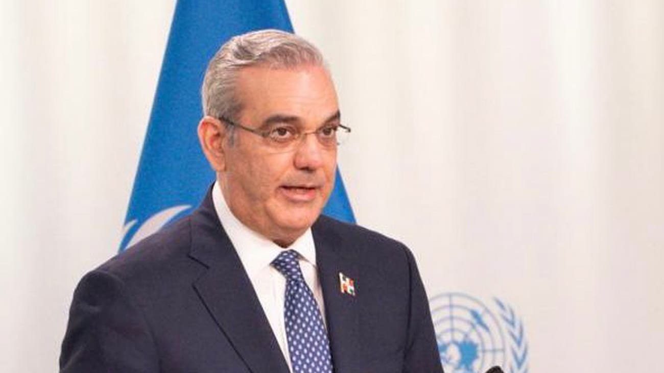 Presidente Abinader llama a una respuesta global y urgente para salvar los océanos 5 El presidente Luis Abinader exige una respuesta global urgente ante la crisis del sargazo en el Caribe, destacando su impacto ambiental, económico y sanitario. Conoce las acciones de RD para proteger los océanos.