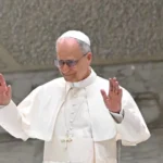 León XIV: "La seguridad humana no se alcanza con armas, sino con educación y salud" 3 El papa León XIV destaca que la verdadera seguridad surge de garantizar educación, salud y vivienda, no del uso de armas, en su mensaje para la Jornada Mundial de los Pobres.