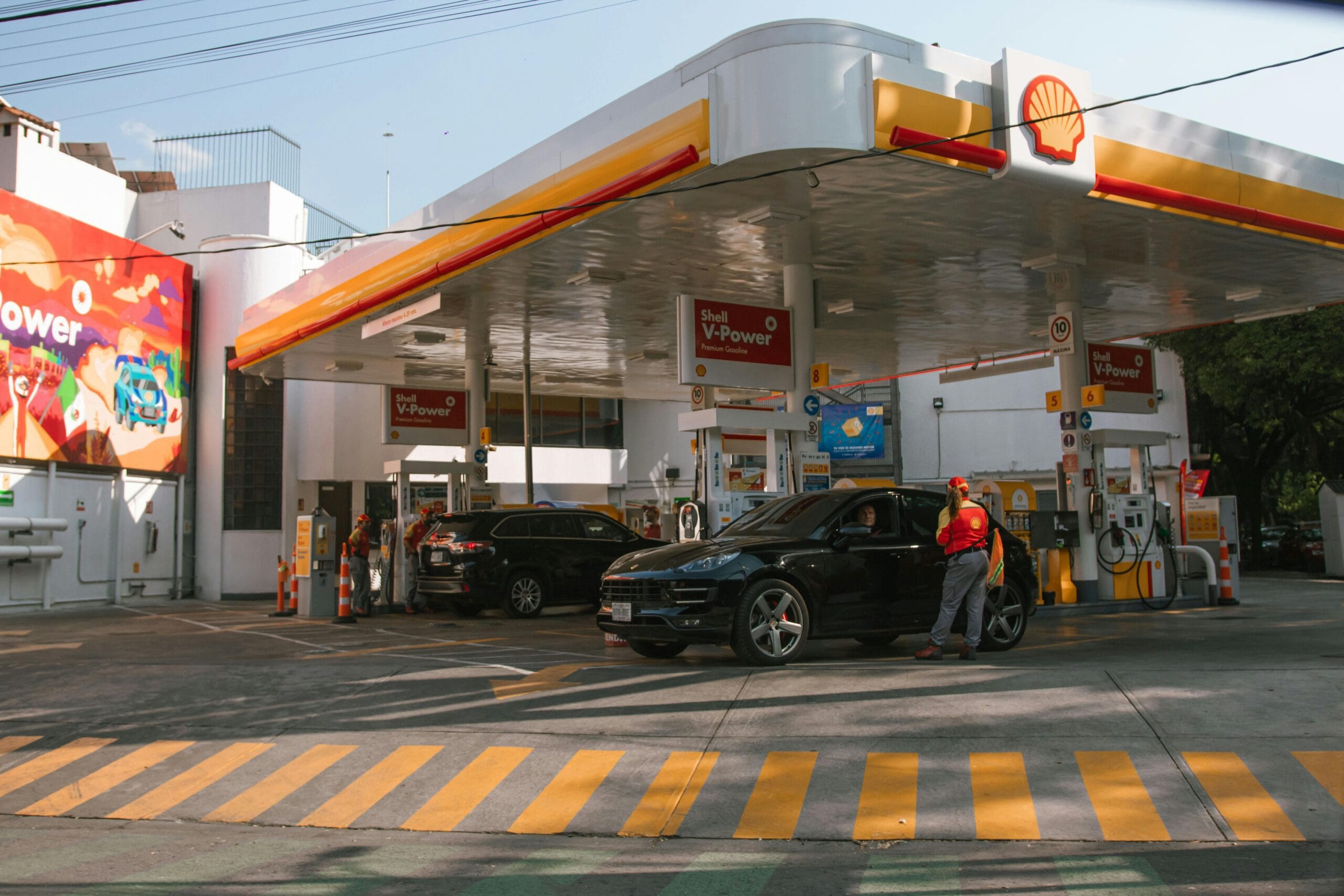 Gobierno sostiene subsidios a combustibles con RD 145.8 millones, pero siete productos suben de precio 5 El Estado destina RD 145.8 millones en subsidios para esta semana, aunque ajusta precios en GLP, gasoil y otros combustibles.