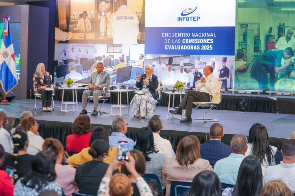 INFOTEP impulsa reflexión nacional sobre democratización del conocimiento y formación con sentido ético y humano 6 INFOTEP impulsa reflexión nacional sobre democratización del conocimiento y formación con sentido ético y humano