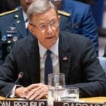 Canciller Roberto Álvarez llama al Consejo de Seguridad de la ONU actuar sin demora ante la crisis en Haití 6 El canciller dominicano Roberto Álvarez instó al Consejo de Seguridad de la ONU a actuar sin demora ante la crisis en Haití, destacando la necesidad de financiamiento para la MSS y sanciones contra pandillas como Viv Ansanm y Gran Grif.