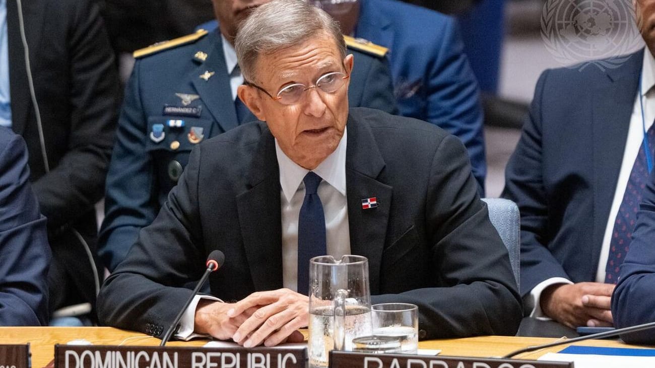 Canciller Roberto Álvarez llama al Consejo de Seguridad de la ONU actuar sin demora ante la crisis en Haití 5 El canciller dominicano Roberto Álvarez instó al Consejo de Seguridad de la ONU a actuar sin demora ante la crisis en Haití, destacando la necesidad de financiamiento para la MSS y sanciones contra pandillas como Viv Ansanm y Gran Grif.