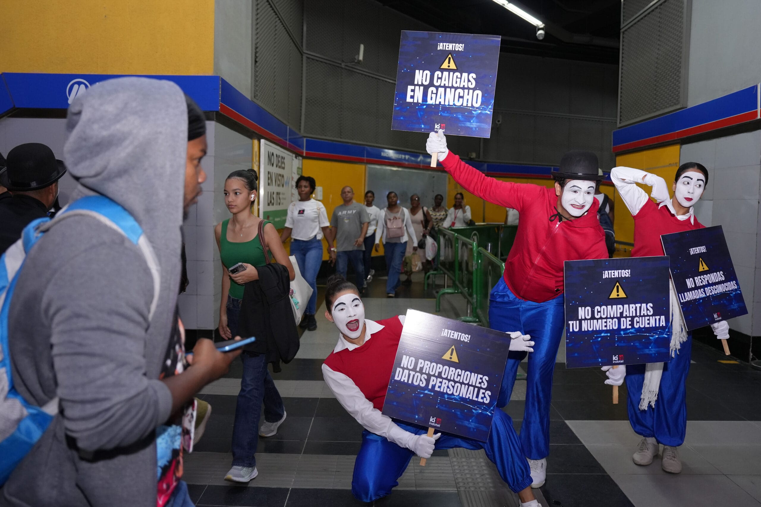 Indotel promueve la campaña “¡No caigas en gancho!” para concientizar sobre llamadas fraudulentas 5 Indotel lanza la campaña "¡No caigas en gancho!" para alertar sobre llamadas y mensajes fraudulentos. Con mimos, materiales educativos y alianzas estratégicas, buscan prevenir estafas y proteger a los usuarios en República Dominicana.