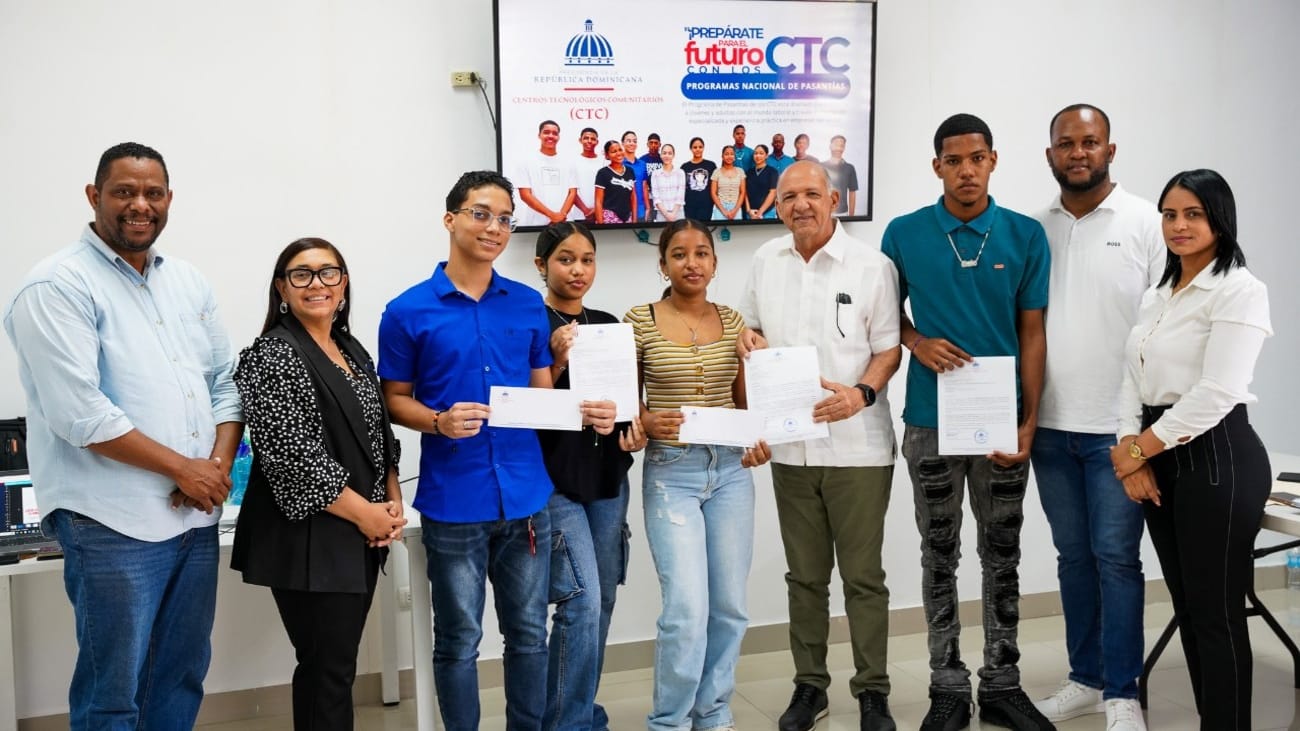 CTC impulsa Programa de Empleo Tecnológico, para fortalecer la inserción laboral de jóvenes en sectores estratégicos 5 Los CTC lanzan el Programa de Empleo Tecnológico para insertar jóvenes capacitados en sectores estratégicos como tecnología, administración pública y servicios digitales. ¡Conoce cómo impulsan la empleabilidad juvenil en RD!