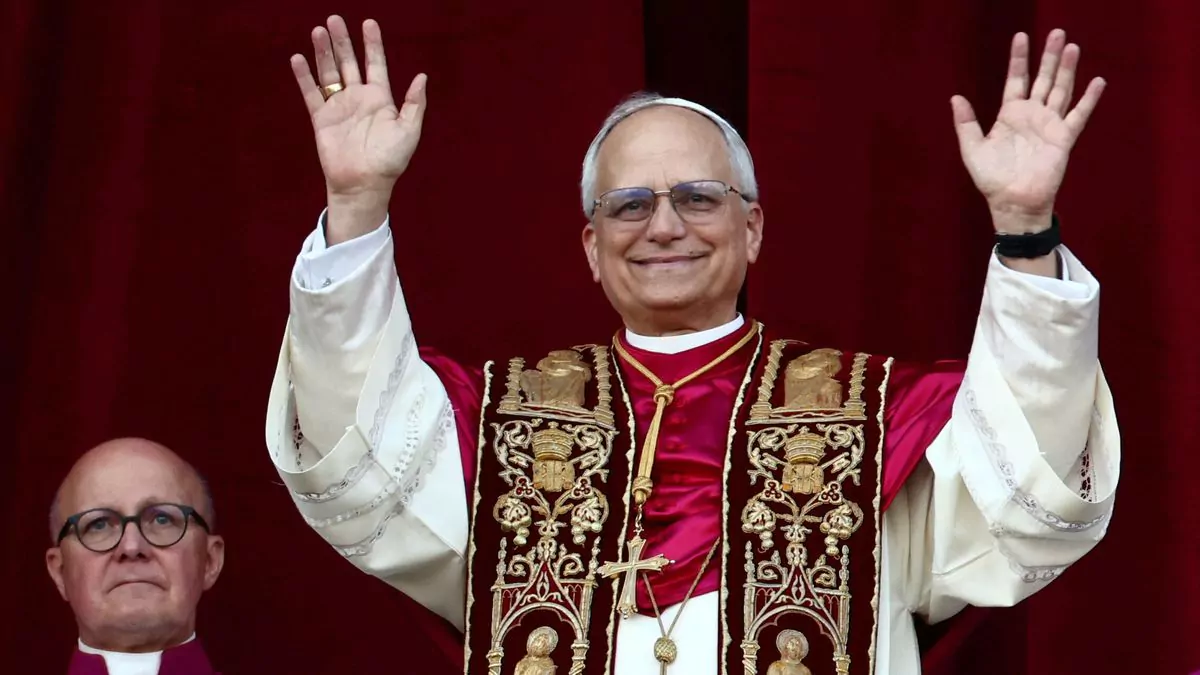 León XIV insta a niños a "construir puentes de paz" en encuentro veraniego en el Vaticano 5 El papa León XIV se reunió con cientos de niños, incluidos ucranianos, y los animó a fomentar la amistad y la paz.