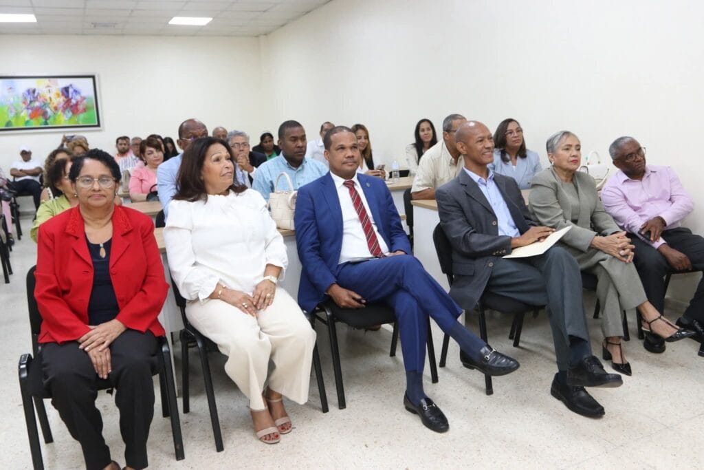 Educadora considera comportamiento afectivo de docentes hacia estudiantes en el aula es fundamental para el aprendizaje 6