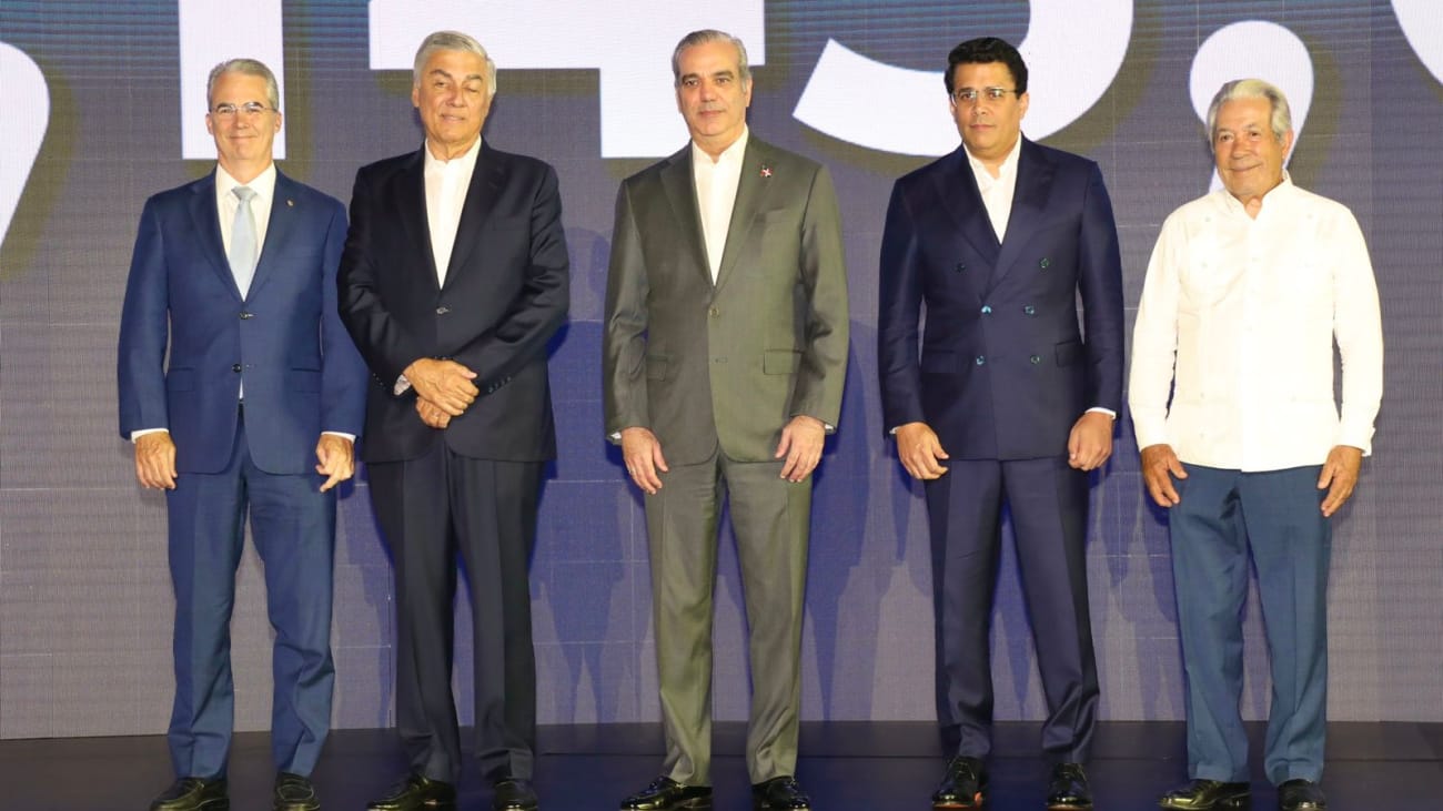 RD supera los 6 millones de visitantes en primer semestre 5 La República Dominicana alcanzó un récord histórico con más de 6 millones de visitantes en el primer semestre del año, superando cifras previas y consolidando su crecimiento turístico.