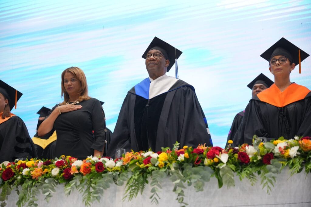 UASD gradúa a 1,577 profesionales en La Romana durante acto solemne de la región Este, en el marco del 162 aniversario de la Restauración 8 UASD gradúa a 1,577 profesionales en La Romana durante acto solemne de la región Este, en el marco del 162 aniversario de la Restauración