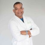 Las malas posturas causan hernias discales y deformidades en la espalda y la columna vertebral 6 Descubre cómo las malas posturas afectan tu columna vertebral, causando hernias discales, escoliosis y otros problemas de espalda. Aprende a prevenir y cuidar tu salud espinal.