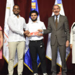 Mescyt e ITLA realizan entrega de 350 becas nacionales a estudiantes en carreras STEAM 3 El Mescyt y el ITLA otorgan 350 becas nacionales para formar el futuro de la República Dominicana en carreras STEAM (Ciencia, Tecnología, Ingeniería, Artes y Matemáticas). Conoce los detalles de la ceremonia y las autoridades presentes.