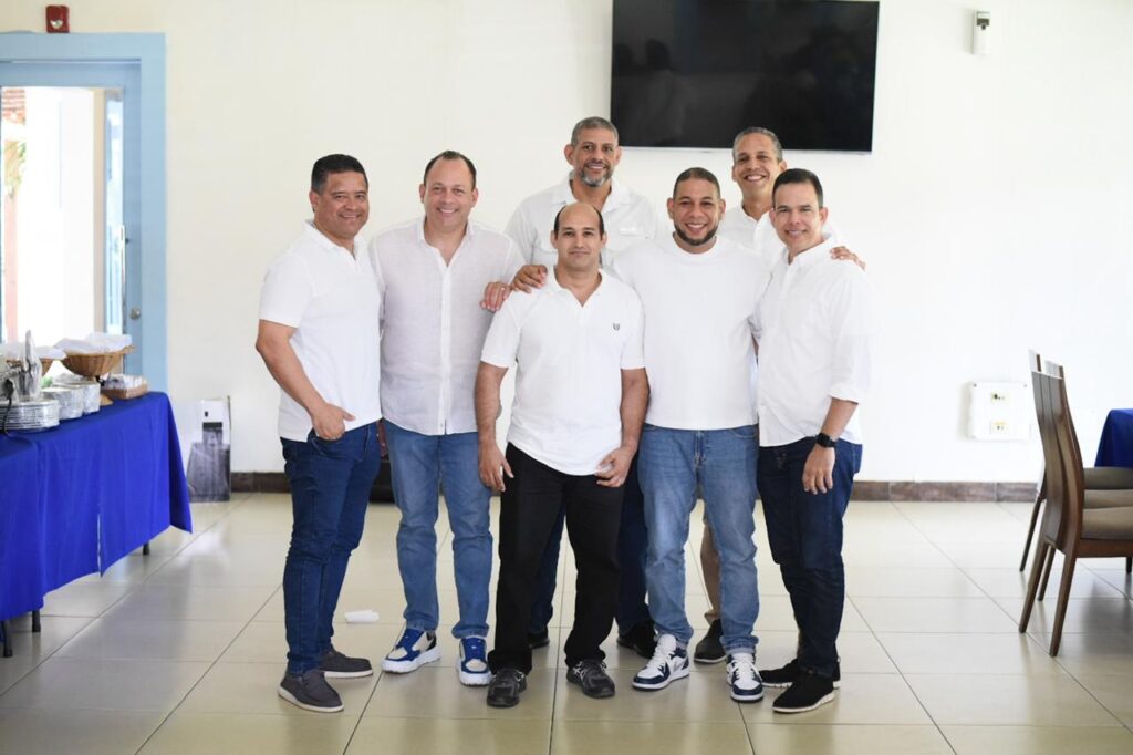 Promoción Epílogo del Sagrado Corazón de Jesús celebra 30 aniversario con emotivo encuentro 9 Promoción Epílogo del Sagrado Corazón de Jesús celebra 30 aniversario con emotivo encuentro