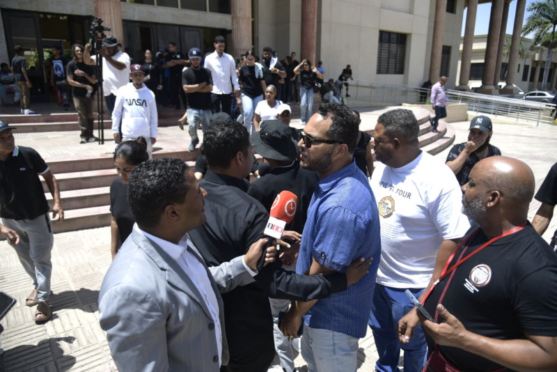 Familia de víctima en tiroteo de Santiago entrega pruebas que involucran a la Policía 5
