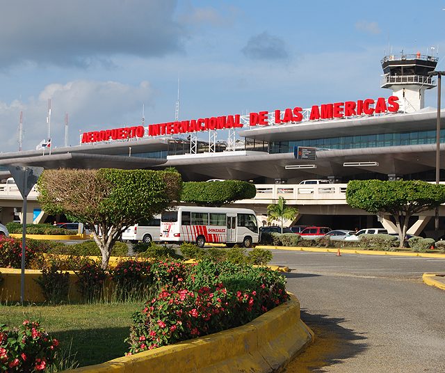 Aeropuerto de Las Américas paralizado por apagón prolongado 5