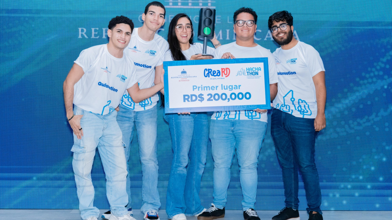 Jóvenes del ITLA presentan soluciones para el transporte: conquistan primer y segundo lugar en Hackathón de Ciudades Inteligentes y Movilidad Urbana 5 Estudiantes y egresados del ITLA conquistaron el primer y segundo lugar en el Hackathón de Ciudades Inteligentes y Movilidad Urbana, destacando con proyectos innovadores para transformar el transporte en República Dominicana.