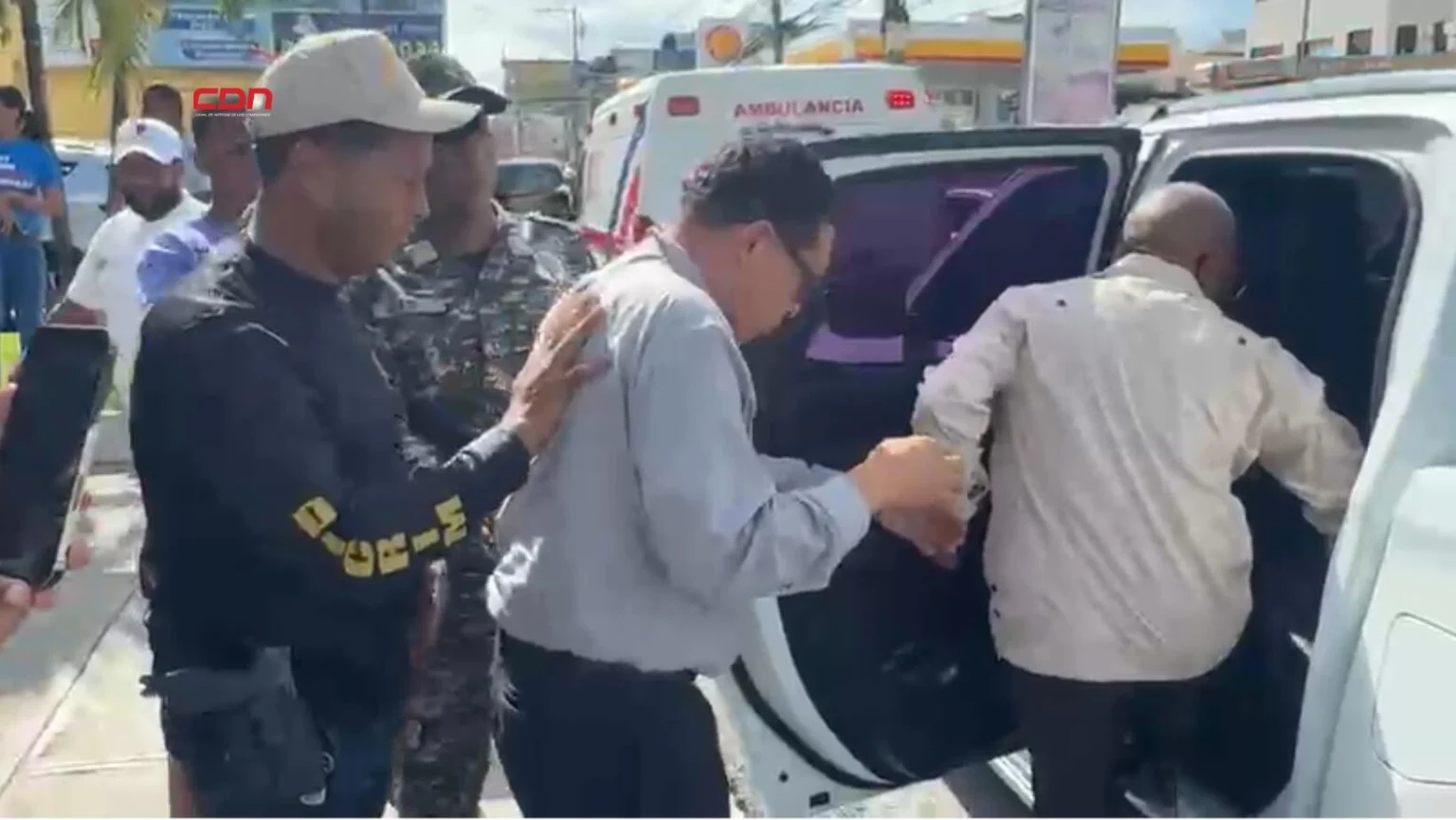 Detienen en SFM a dos hombres por presunto intento de estafa a envejeciente 5