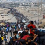 Gazatíes vuelven a sus hogares tras inicio del alto el fuego en la Franja 3 Gazatíes vuelven a sus hogares tras inicio del alto el fuego en la Franja