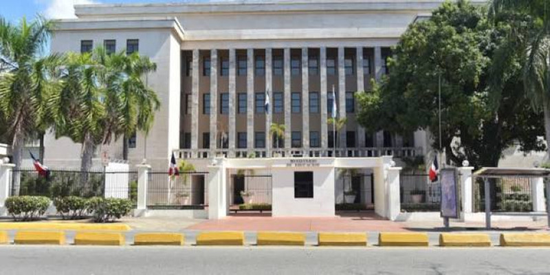 Minerd formaliza denuncias por intoxicaciones en escuelas de Barahona y Sabana Grande 5