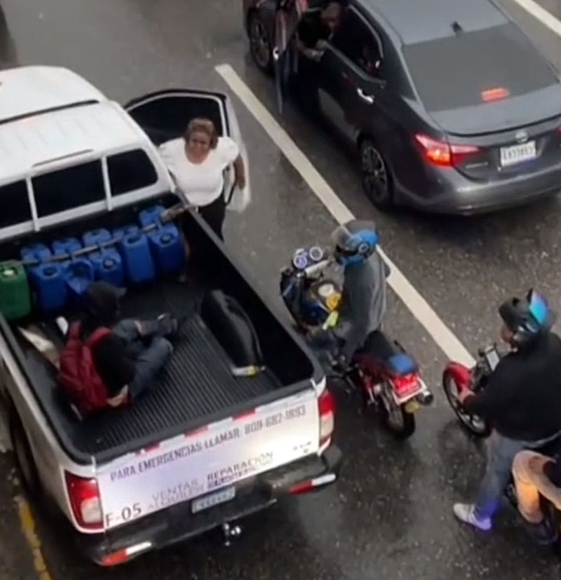 Hombre sobrevive tras caer de paso elevado en motocicleta 5