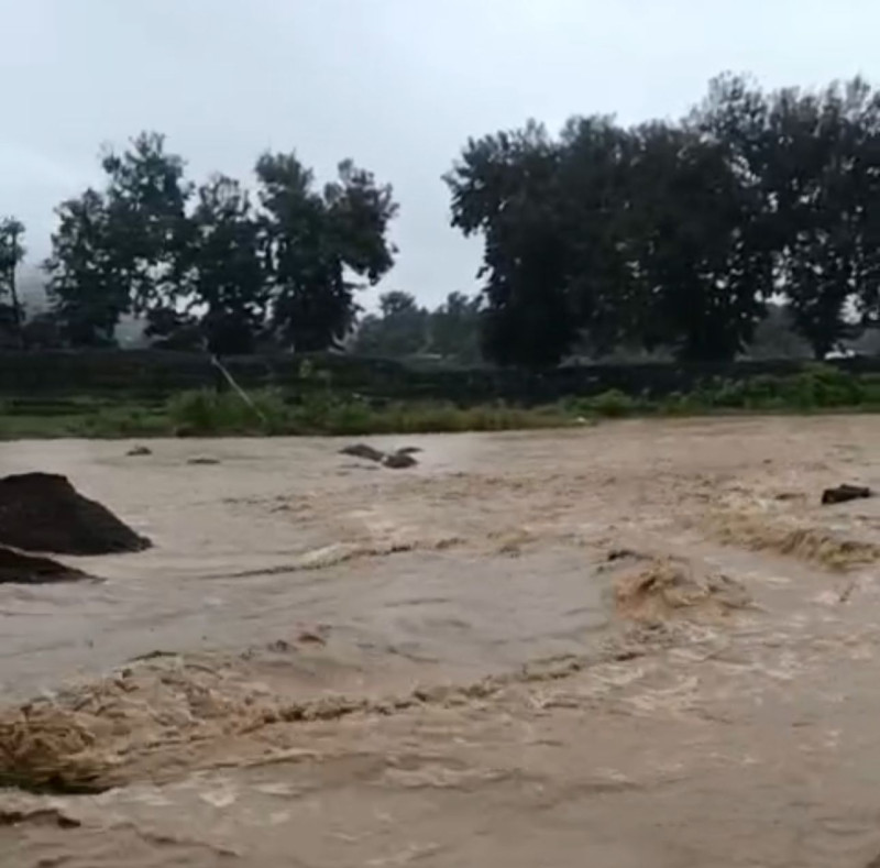 Más de 20 comunidades aisladas por desbordamiento del río Nizao en Rancho Arriba 5