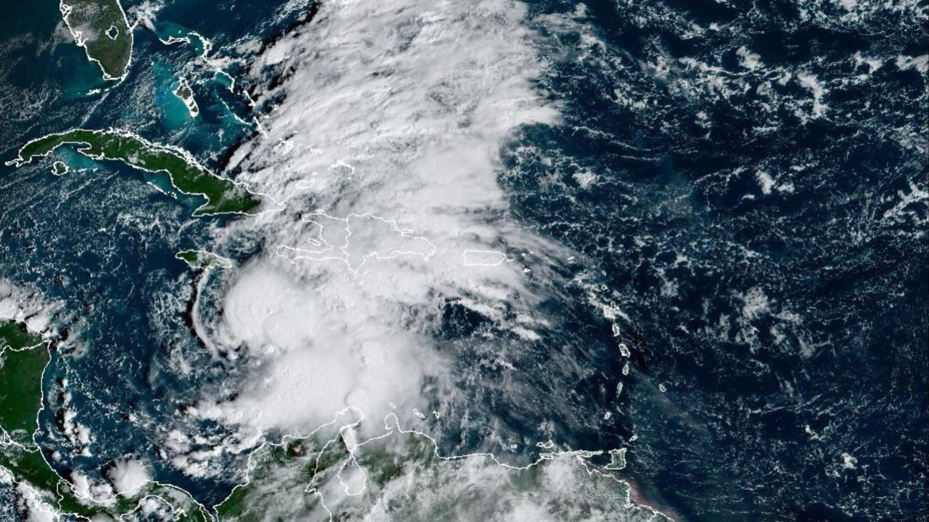 Lluvias por la tormenta Melissa seguirán hasta el sábado en República Dominicana 5 El Centro de Operaciones de Emergencias advierte lluvias hasta el sábado por la tormenta tormenta tropical Melissa.