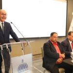 Mescyt lanza manual para evaluar y acreditar escuelas de medicina bajo estándares internacionales 3 El Mescyt presentó el Manual de Autoestudio para evaluar y acreditar las escuelas de medicina dominicanas bajo estándares internacionales, fortaleciendo la calidad educativa y la comparabilidad con Estados Unidos.