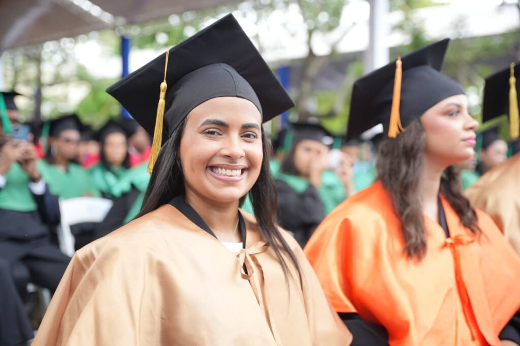 UASD celebra su 487 aniversario con la graduación de 3,710 nuevos profesionales 7 UASD celebra su 487 aniversario con la graduación de 3,710 nuevos profesionales